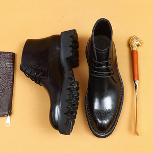 Bottes pour hommes en cuir véritable de luxe de haute qualité, à lacets, style britannique, à semelles épaisses, pour affaires et loisirs, à bout pointu et sculpté - Product Image 2