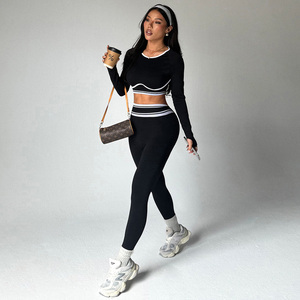 Herbst Damen 2-teiliges Set mit Hochgeschnittener Taille, Figurbetontes Oberteil und Shorts, Jogging-Set, Schnelltrocknend, Atmungsaktiv, Einfarbig, Langärmliges Workout-Yoga-Outfit - Product Image 1