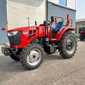 Les tracteurs à roues à quatre roues motrices à prix d'usine comprennent des charrues à disque agricoles, des cultivateurs et des outils de récolte agricole