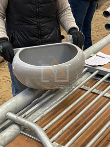 Cajas de puestos estables de <span class=keywords><strong>caballos</strong></span> móviles portátiles de acero galvanizado en caliente de bambú con puertas delanteras Granja interior Sólido óptimo para el cuidado de los <span class=keywords><strong>caballos</strong></span> - Product Image 3