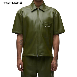 Ensemble short en similicuir sur mesure OEM vert olive avec chemise zippée oversize pour homme et ensemble de tenue en cuir PU mat de luxe - Product Image 4