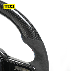 Volant sport en fibre de carbone TDD compatible avec BMW CS - Product Image 4