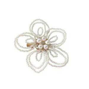กิ๊บติดผมรูปดอกไม้มุกหรูหราสไตล์เกาหลีสำหรับผู้หญิง  ทำจากพลาสติก พร้อมโบว์โลหะ - Product Image 5