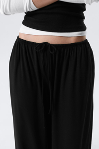 <span class=keywords><strong>Pantaloni</strong></span> Larghi da <span class=keywords><strong>Donna</strong></span> <span class=keywords><strong>Neri</strong></span> con Coulisse in Vita, Morbidi e Casual, Ideali per l'Uso Quotidiano e il Relax a Casa - Product Image 2