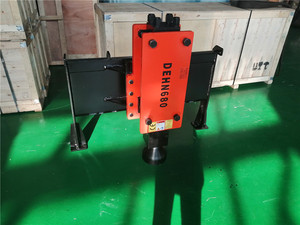 Piqueuse hydraulique pour poteaux de clôture pour mini-chargeuse compacte - Product Image 4
