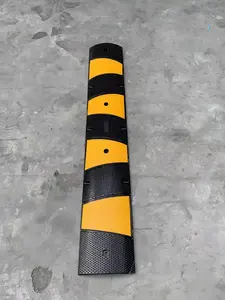 Dosso Rallentatore Stradale in Gomma da 1,83m, Durevole ed Efficace - Product Image 3