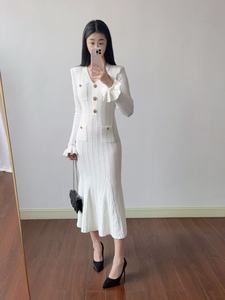 <span class=keywords><strong>Abito</strong></span> Elegante Francese Primaverile 2026SP da Donna, con Scollo a V, Monopetto, in Maglia, Maniche Svasate e Vita Stretta - Product Image 2