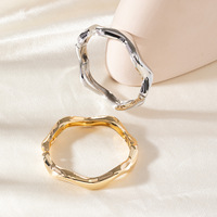Nouveauté 2027 : Bracelet Jonc Plaqué Or Poli Effet Vague Irrégulière, Style Minimaliste Moderne pour Femme