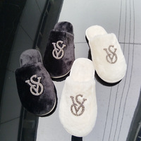 Chaussures d'hiver polyvalentes pour femmes, avec dessus en fausse fourrure de lapin incrusté de diamants, semelle extérieure en TPR, chaudes, à bout fermé, pour usage intérieur/extérieur