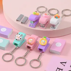 Mini cucitrice di carta portatile in plastica Kawaii colorata a buon mercato