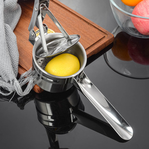 <span class=keywords><strong>Presse</strong></span>-purée en acier inoxydable avec panier grande capacité, <span class=keywords><strong>presse</strong></span>-fruits manuelle et <span class=keywords><strong>presse</strong></span>-aliments pour des purées de pommes de terre lisses - Product Image 5