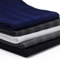 Vente en gros Coffret cadeau avec emballage Chaussettes d'affaires noires en coton avec motif design classique personnalisé pour hommes