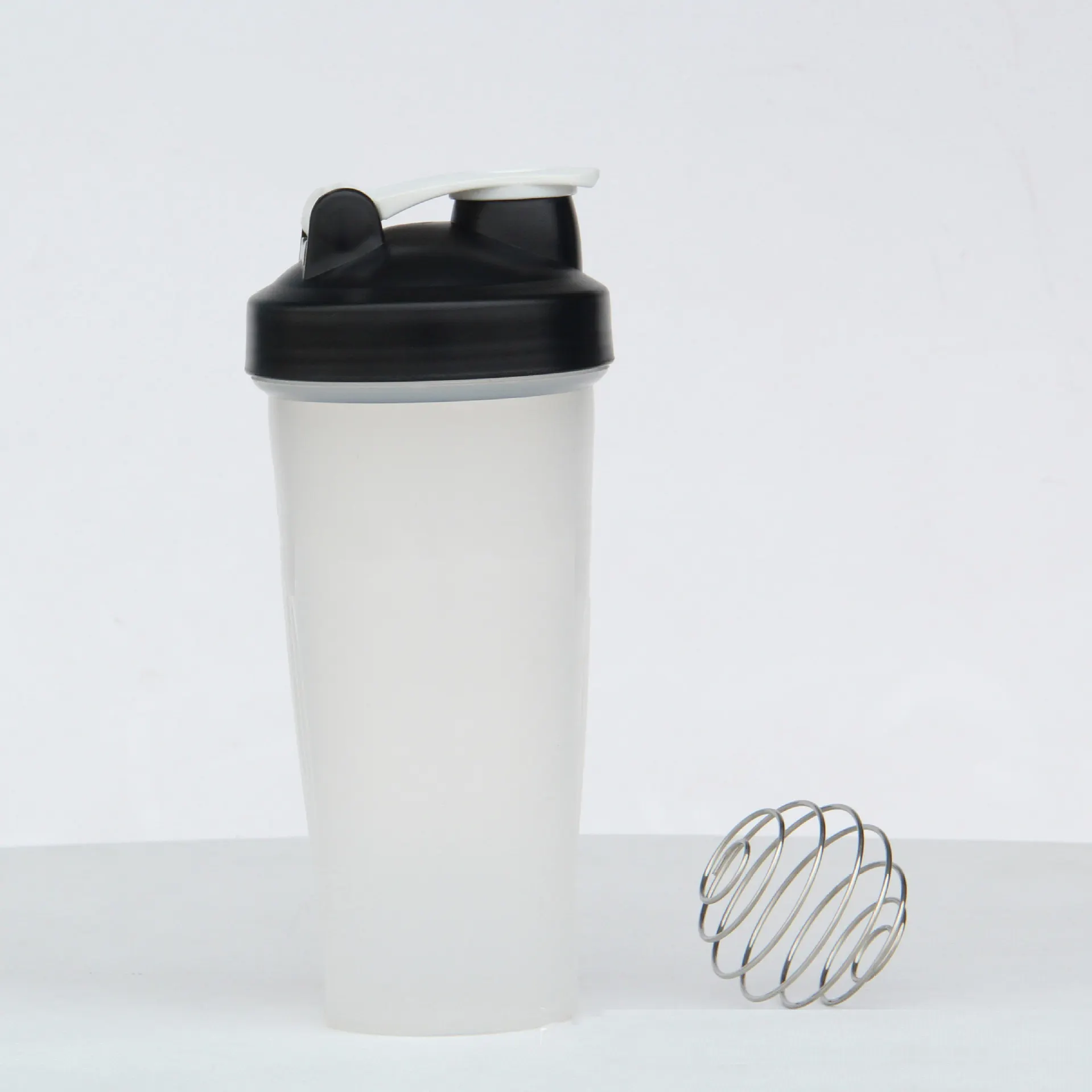 Borraccia sportiva da palestra bottiglia Shaker in plastica senza BPA con sfera di miscelazione proteica bottiglia sportiva di forma classica