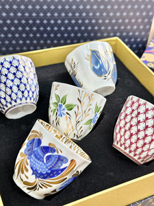 Ensemble de 5 tasses à lait en porcelaine osseuse russe de couleur mélangée avec boîte cadeau, compatibles lave-vaisselle, pour usage domestique - Product Image 4