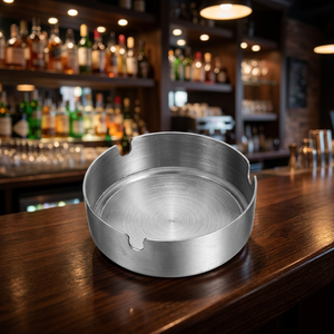 Cenicero Redondo de Acero Inoxidable Plateado para Escritorio con Ranuras de Apoyo para Restaurante y Bar - Product Image 1