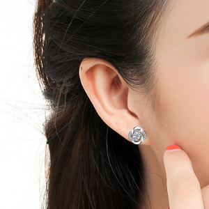 Orecchini a Perno alla Moda in Oro Bianco Placcato Rodio con Zirconi, Design Geometrico, Gioielli Classici da Donna, Idea Regalo - Product Image 6