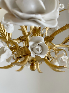 Candelabro de rosas de <span class=keywords><strong>porcelana</strong></span> estilo <span class=keywords><strong>Capodimonte</strong></span> blanco de hierro forjado italiano - Product Image 6