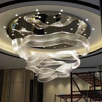 Lustre LED personnalisé pour grande salle de banquet, lampe décorative en verre avec ruban, suspension lumineuse