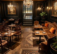Ensemble de mobilier de restaurant de luxe au design nordique, canapé banquette sur mesure OEM, table à manger et chaises pour projets hôteliers, cafés et bistrots