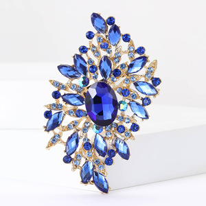 Broches Elegantes de Designer de Luxo para Mulheres e Crianças, em Liga Prateada com Cristais e Strass para Casamento e Noivado - Product Image 2