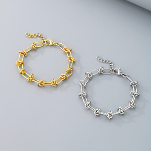 Pulsera de Eslabones con Nudos Chapada en Oro de 18K, Pulsera de Cadena de Acero Inoxidable Tipo Clip, Joyería Impermeable y Antideslustre para Mujer - Product Image 2
