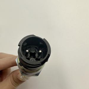 Capteur de vitesse Senwitt 1471707 pour pièces de machines d'excavation Scania Volvo - Product Image 5