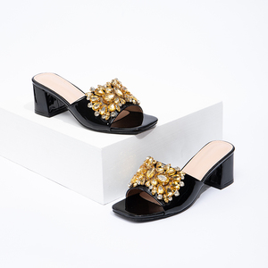 Nuove <span class=keywords><strong>ciabatte</strong></span> da donna con tacco spesso a punta quadrata e <span class=keywords><strong>Sexy</strong></span> tacchi alti da donna nere alla moda pantofole estive di grandi dimensioni - Product Image 2