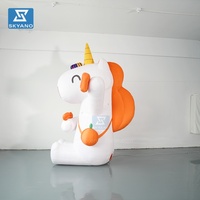 Personnage de dessin animé gonflable de cheval de licorne, sculpture de dessin animé de personnage animal sculpture gonflable en peluche