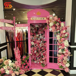 ตู้โทรศัพท์สีชมพูสำหรับงานแต่งงาน พร้อมสมุดบันทึกเสียงแขก ตู้โทรศัพท์ลอนดอนตกแต่งด้วยดอกไม้ สำหรับตกแต่งฉากหลังงานแต่งงาน - Product Image 2