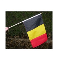 Jeu de sport en gros agitant à la main le drapeau de la Belgique avec poteau 100% drapeaux belges agités à la main en polyester