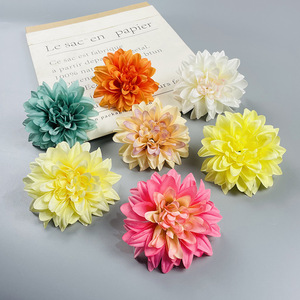 Tête de dahlia artificielle de 9 cm de diamètre, accessoire pour chapeau de fleurs DIY, décoration de mariage - Product Image 1