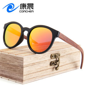 Lunettes de soleil unisexes en bois de bambou, monture ronde noire, verres polarisés TAC UV400 pour la protection solaire, les voyages, la conduite et la mode - Product Image 2