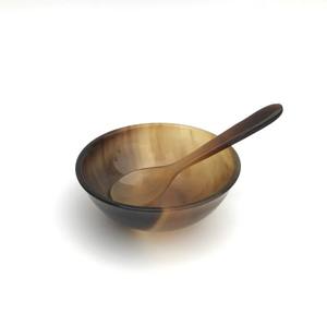 Grand saladier en corne naturelle pour dîner en famille et service de fête, au meilleur prix, bol décoratif en corne avec cuillère - Product Image 1