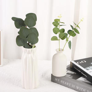 Jarrón de cerámica con hojas de eucalipto artificiales, decoración minimalista para el hogar, jarrón de mesa para sala de estar, cocina, mesa de comedor - Product Image 1