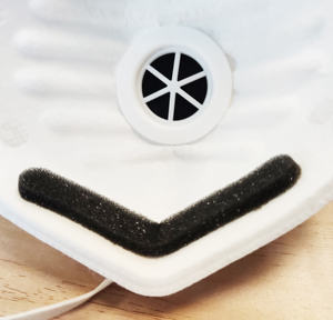 Benehal Einweg-Aktivkohle-<span class=keywords><strong>NIOSH</strong></span> 5-Schicht-Staubschutzmaske mit Atemventil, Nasenclip und Schutzschale - Product Image 3