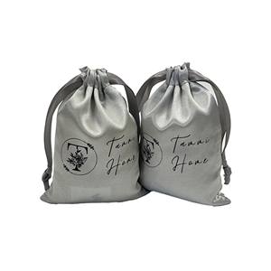 Saten saç saklama torbaları-ipli kapatma, peruk ve uzantıları koruyun, özelleştirilebilir tasarım - Product Image 1