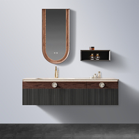 Meuble-lavabo mural double bleu avec vasques, armoire de salle de bain en bois cannelé et miroir double intégré