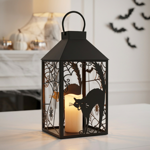 Lanterne porte-bougie en métal noir avec découpes gothiques pour décorations d'Halloween 2026 - Product Image 1