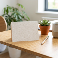 Carte de vœux en papier semence écologique durable, carte cadeau en papier fait main plantable avec des graines visibles pour un marketing écoresponsable