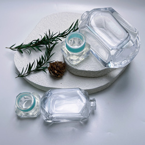 Novo Design Frasco de Perfume de Vidro Transparente Facetado 30ml 50ml com Tampa Octogonal, Colarinho Teal e <span class=keywords><strong>Base</strong></span> Pesada, Spray Recarregável - Product Image 6