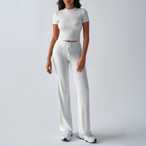 2025 Minimalist isches Y2K Lounge-<span class=keywords><strong>Set</strong></span> für Damen Einfarbiger zweiteiliger Outfit-Mode-Urban Casual Chic-Trainings anzug mit rundem Hals ausschnitt - Product Image 6