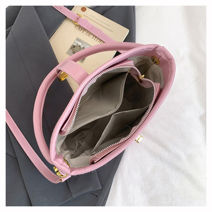 2025 <b>Women's</b> New Fashionable Trendy Printed <b>Bucket</b> <b>Bag</b> Large Capacity Crossbody Shoulder Shopping <b>Bag</b> Versatile Lady Style - Product Image 6