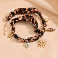 Commerce extérieur transfrontalier fleur chaude alliage pendentif ruban collier tempérament tout match élégant couleur foulard en soie à la mode