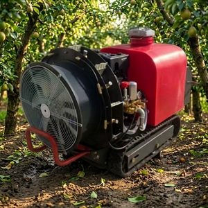 Pulvérisateur automoteur télécommandé à chenilles, assepté par air, portée 15-20m, pour vergers et citronniers en pente, réservoir de pesticides 120L - Product Image 2