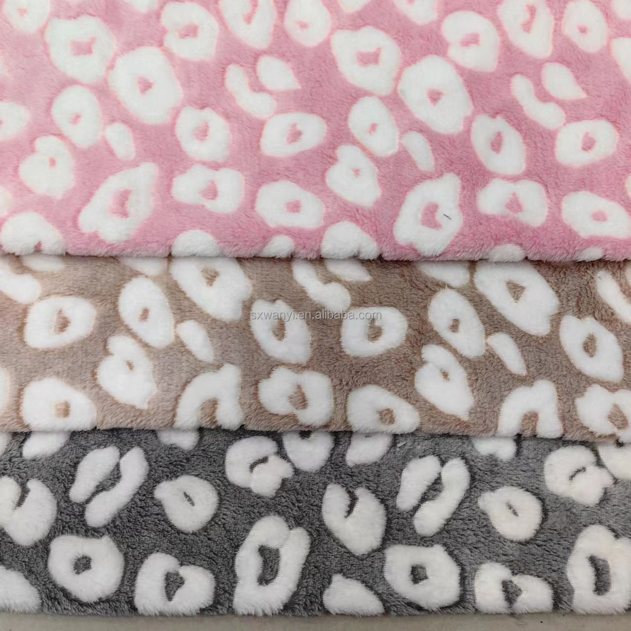 Cheap Soft Hoodi Fabric Brushed Blanket Flannel Artificial Fur