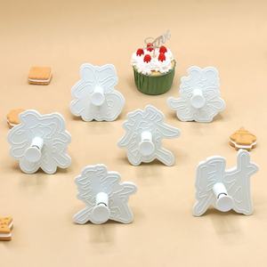 Moule à pain vapeur en plastique simulé avec des caractères chinois porte-bonheur (Fu, <span class=keywords><strong>Lu</strong></span>, Shou, Fu) – Outil de cuisson pour pâtes et pâtisseries - Product Image 1