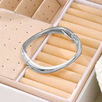Bracelet manchette asymétrique en forme de goutte d'eau, plaqué or/argent, motif géométrique ondulé, pour femme, en métal épais et lisse, style minimaliste et tendance