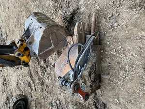 Mini excavadora SANY SY35U, excavadora de cadenas usada, precio bajo, envío gratis, nuevo modelo, hidráulica, agrícola - Product Image 4