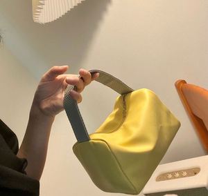 Bolsa de Maquillaje Portátil de Cuero de Gran Capacidad en Color Caramelo, Nueva, de Fábrica BSCI, Bolsa de Cosméticos Cuadrada para Mujer - Product Image 2