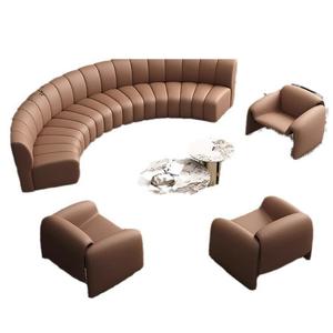 Ensemble de canapés d'hôtel en cuir courbé avec deux fauteuils pour hall d'accueil et salles VIP - Product Image 5